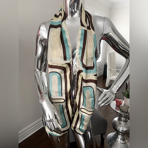Silky Retro Scarf - Picture 1 of 2